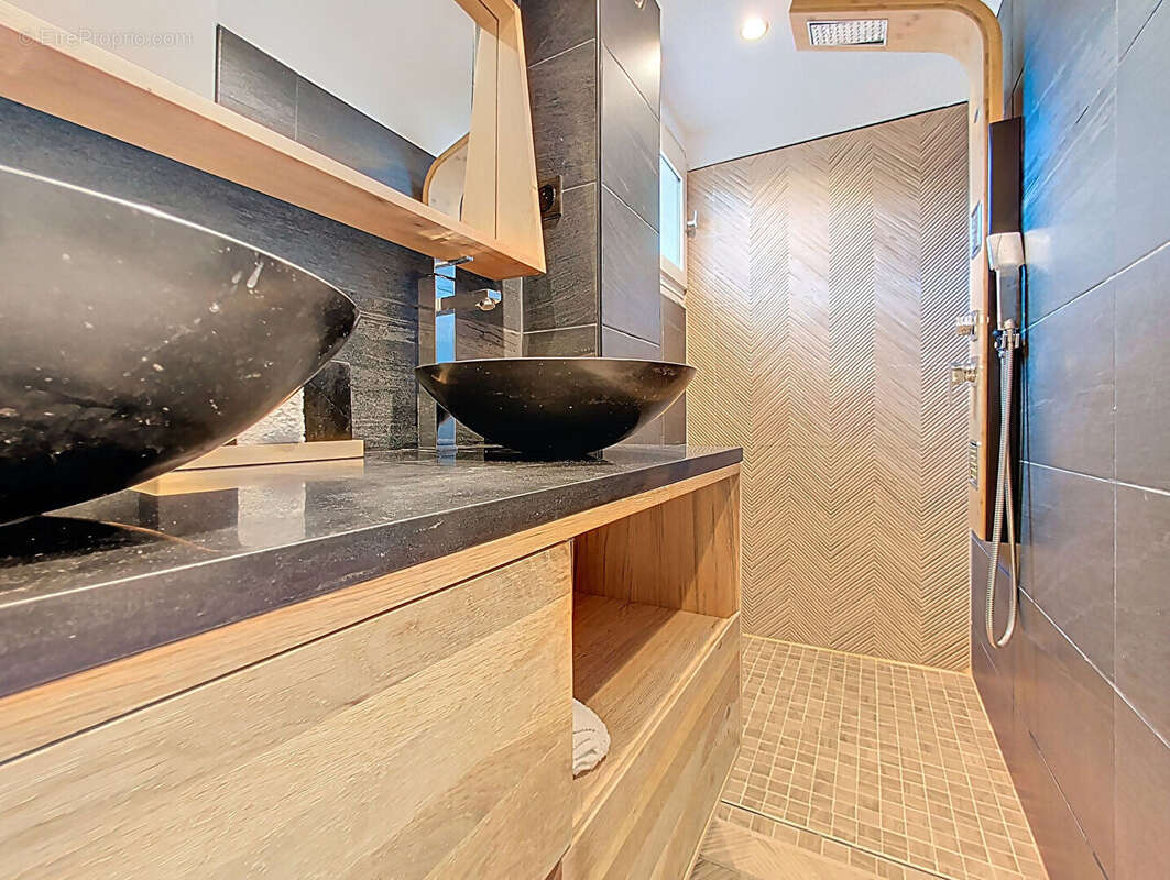 Appartement à BORMES-LES-MIMOSAS