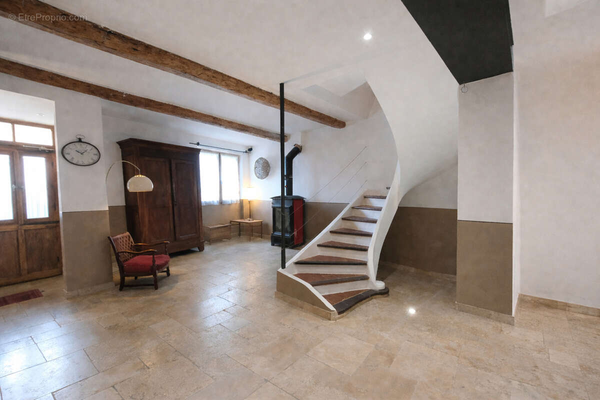 Maison à VILLES-SUR-AUZON