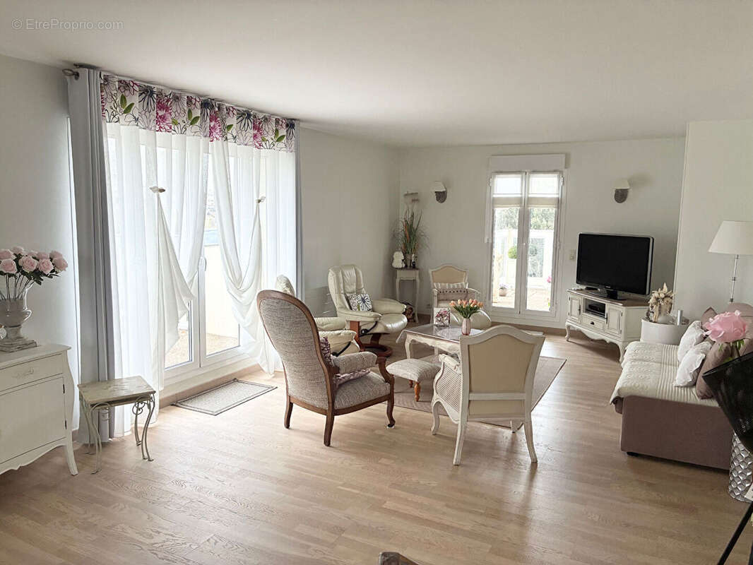 Appartement à ENGHIEN-LES-BAINS