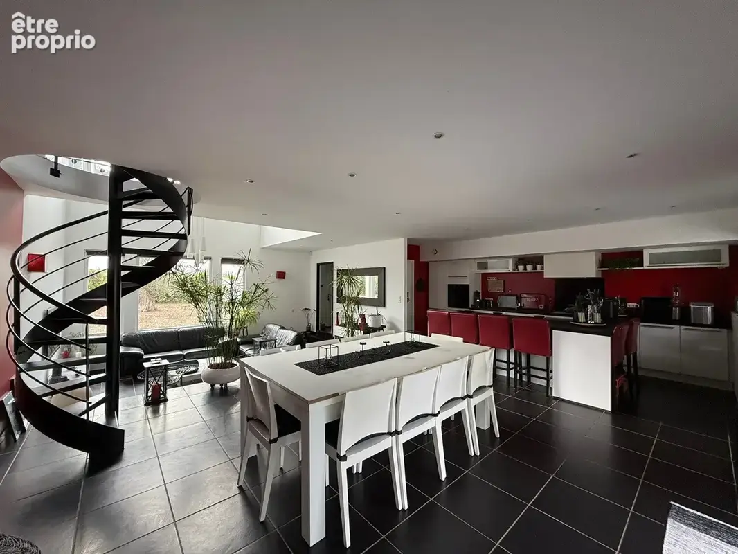 Maison 6 pièces 190 m² à vendre à Issoudun (36100) - photo 8