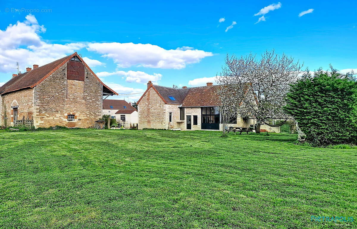 Maison 140 m² à La Chapelle-De-Bragny  - photo 9