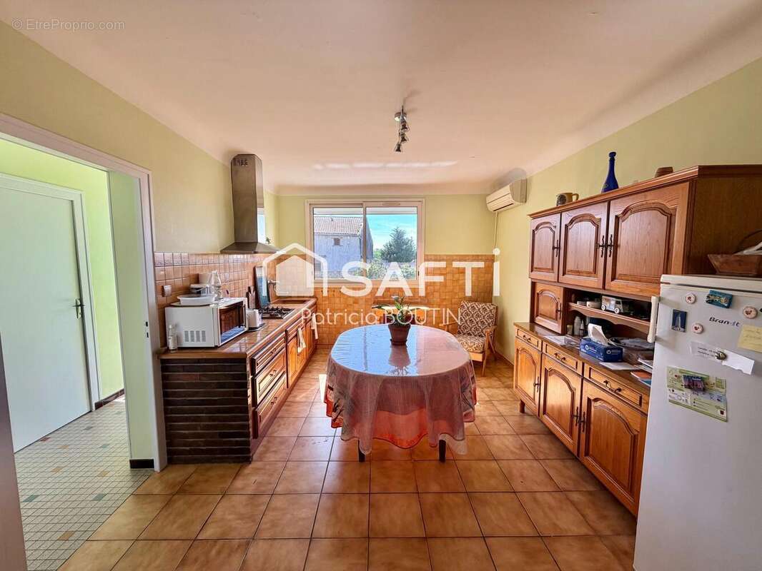 Maison 137 m² à Pamplie  - photo 2