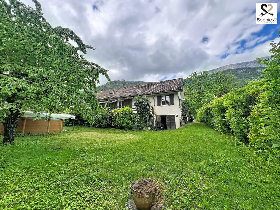 Maison 147 m² à Claix  - photo 1