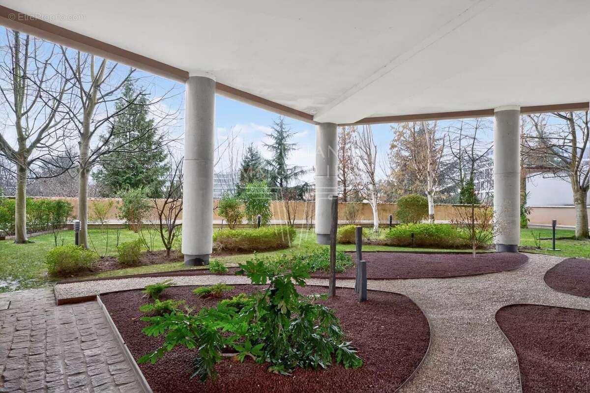 Appartement à COURBEVOIE