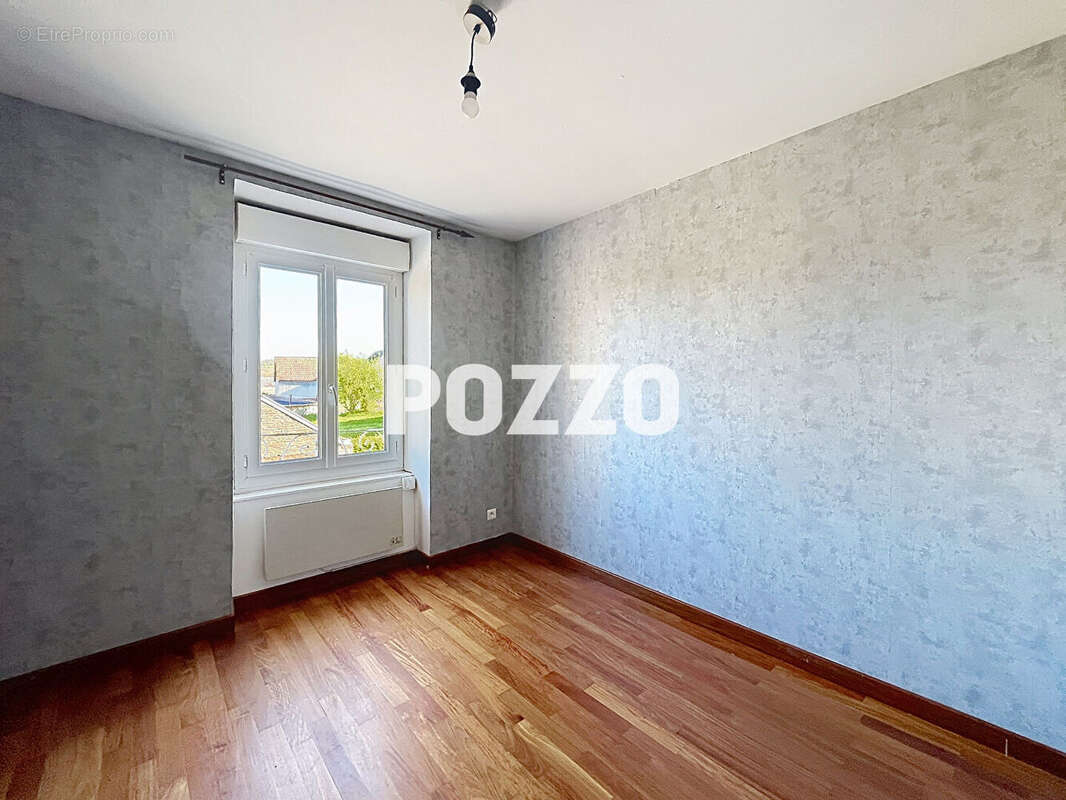 Maison à SAINT-LAURENT-DE-CUVES