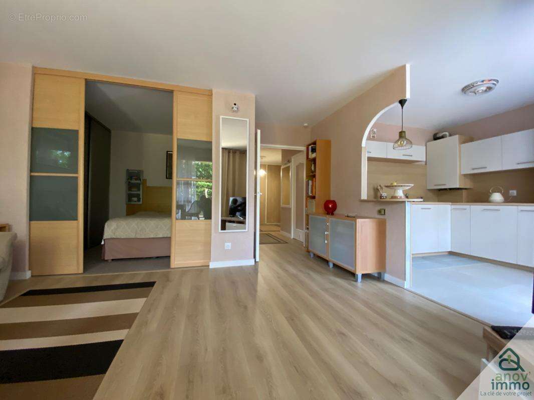 Appartement à CHARBONNIERES-LES-BAINS