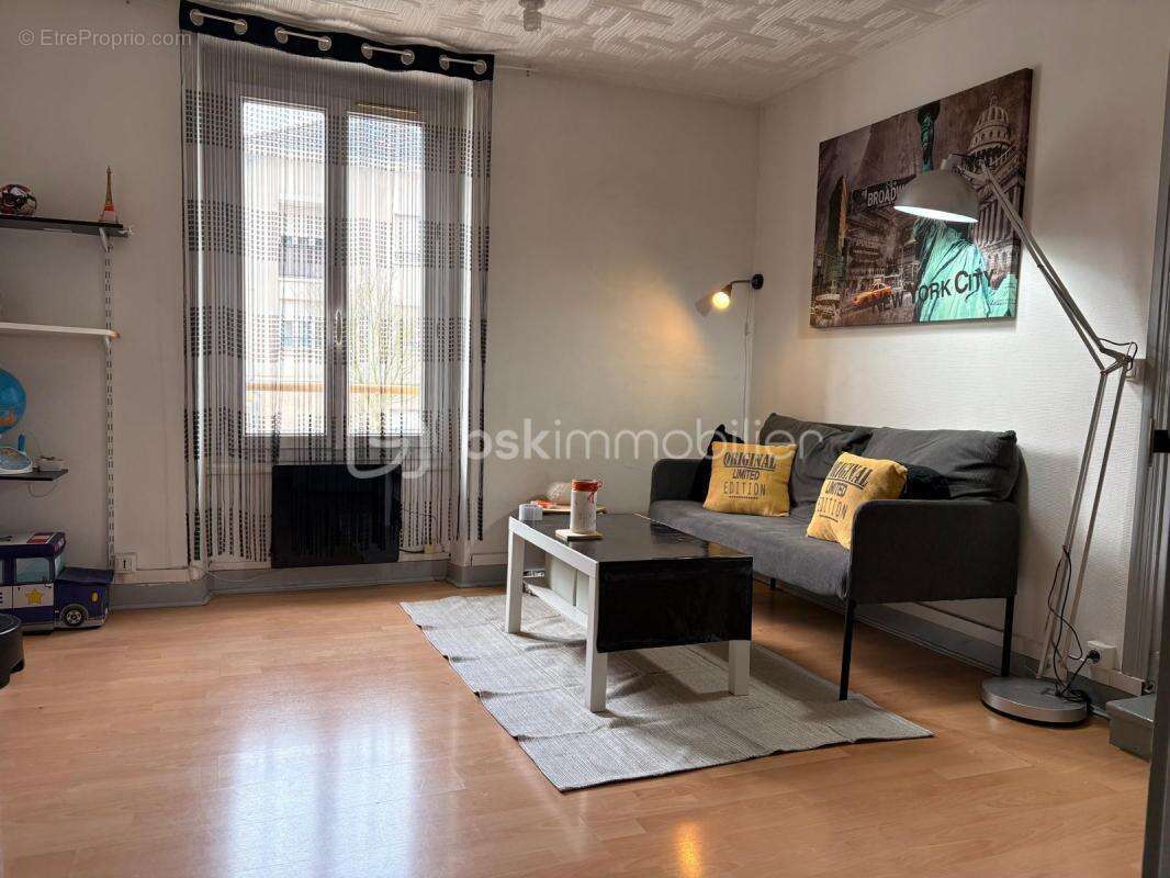 Appartement à CORBEIL-ESSONNES