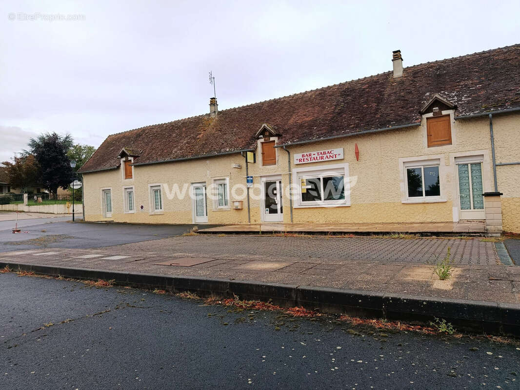 Commerce à LA PEROUILLE