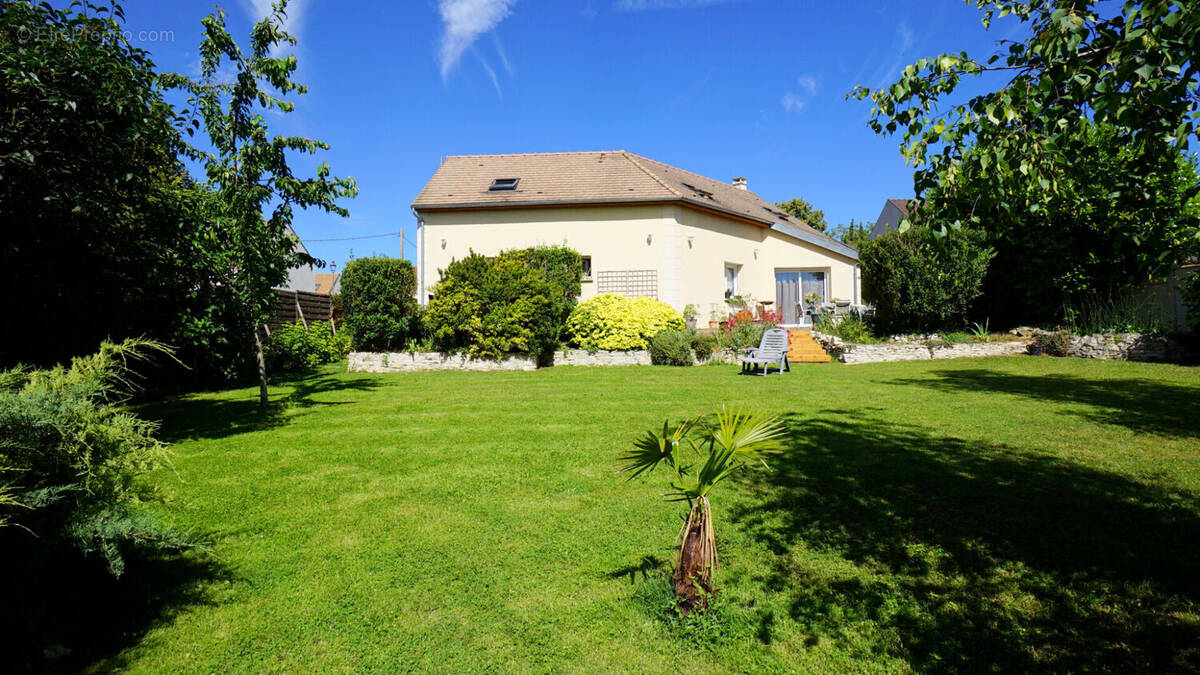 Maison à EPONE