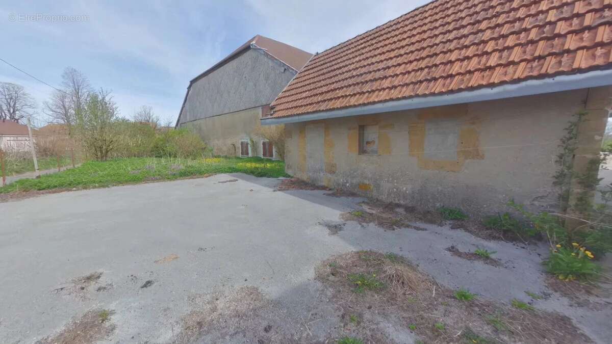 Maison à ESSERVAL-TARTRE