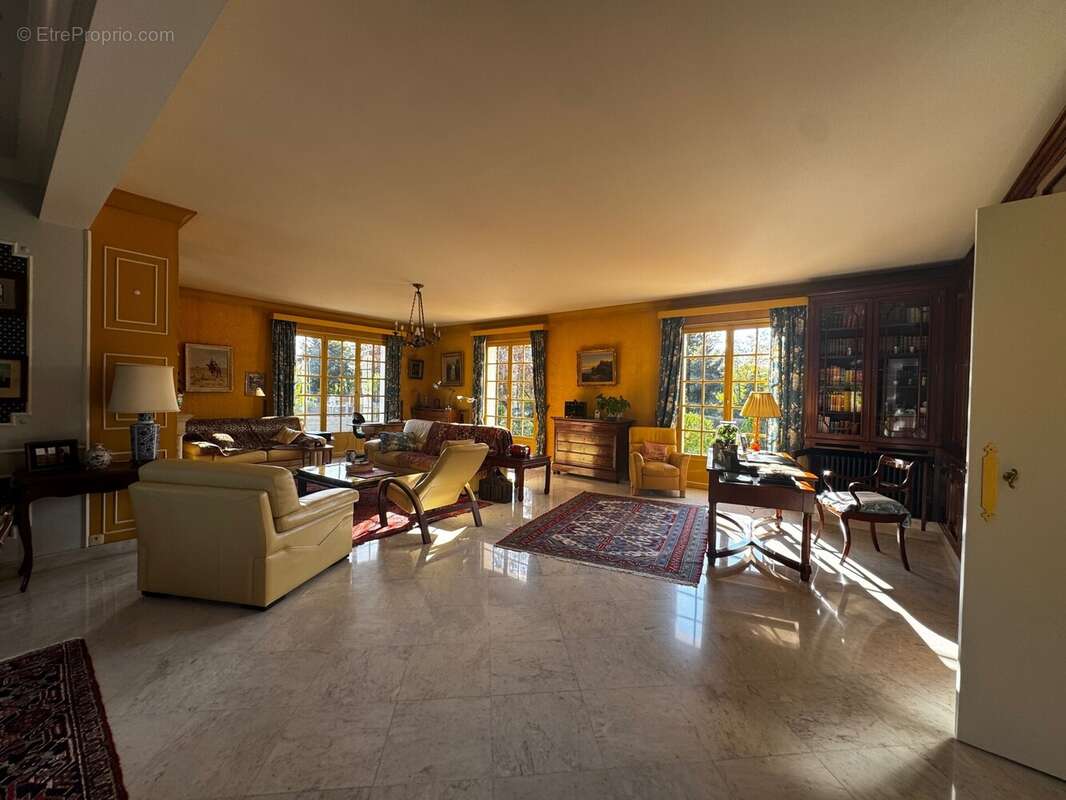 Maison à LIVRY-SUR-SEINE