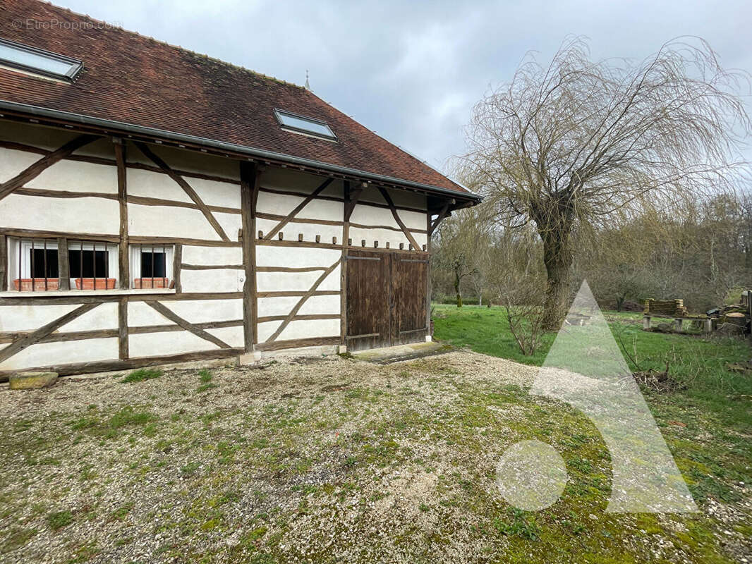 Maison Fays-la-Chapelle - 190 m² 4 chambres Terrain 2885m2 - photo 8