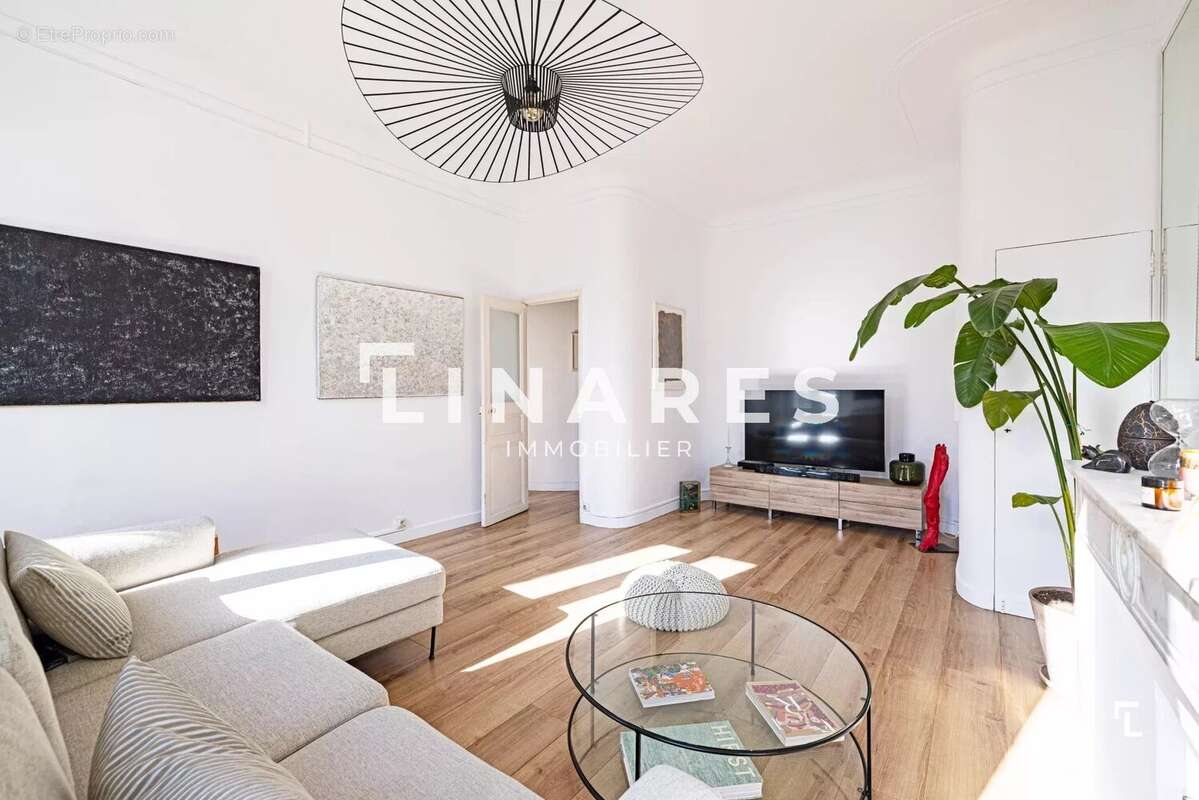 Appartement à MARSEILLE-1E