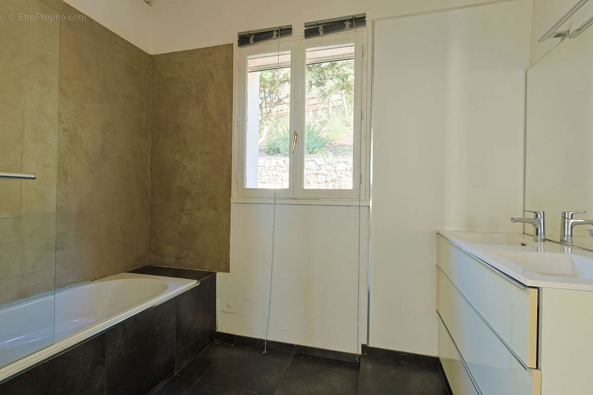 Maison à CARQUEIRANNE