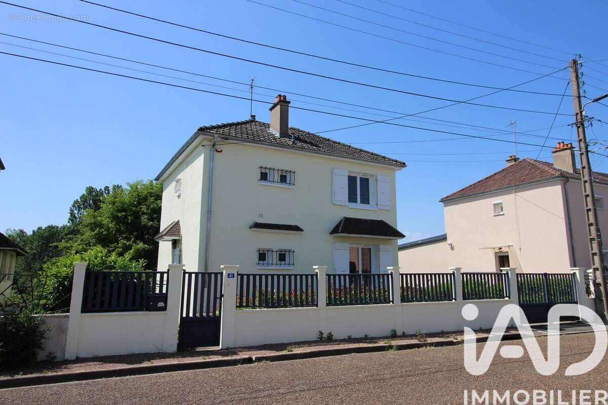 Photo 2 - Maison à COULANGES-LES-NEVERS
