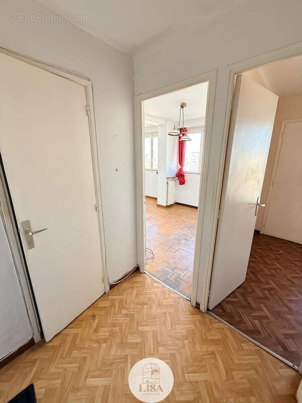 Appartement à MARSEILLE-5E