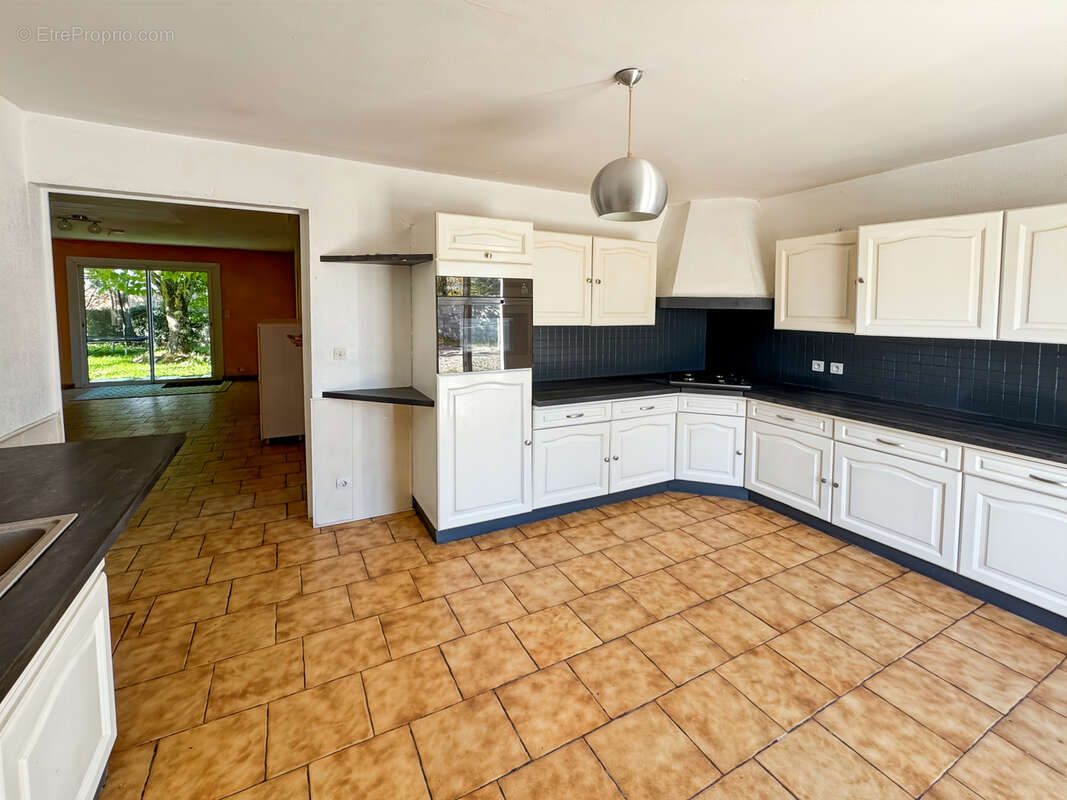 Maison à BLANQUEFORT