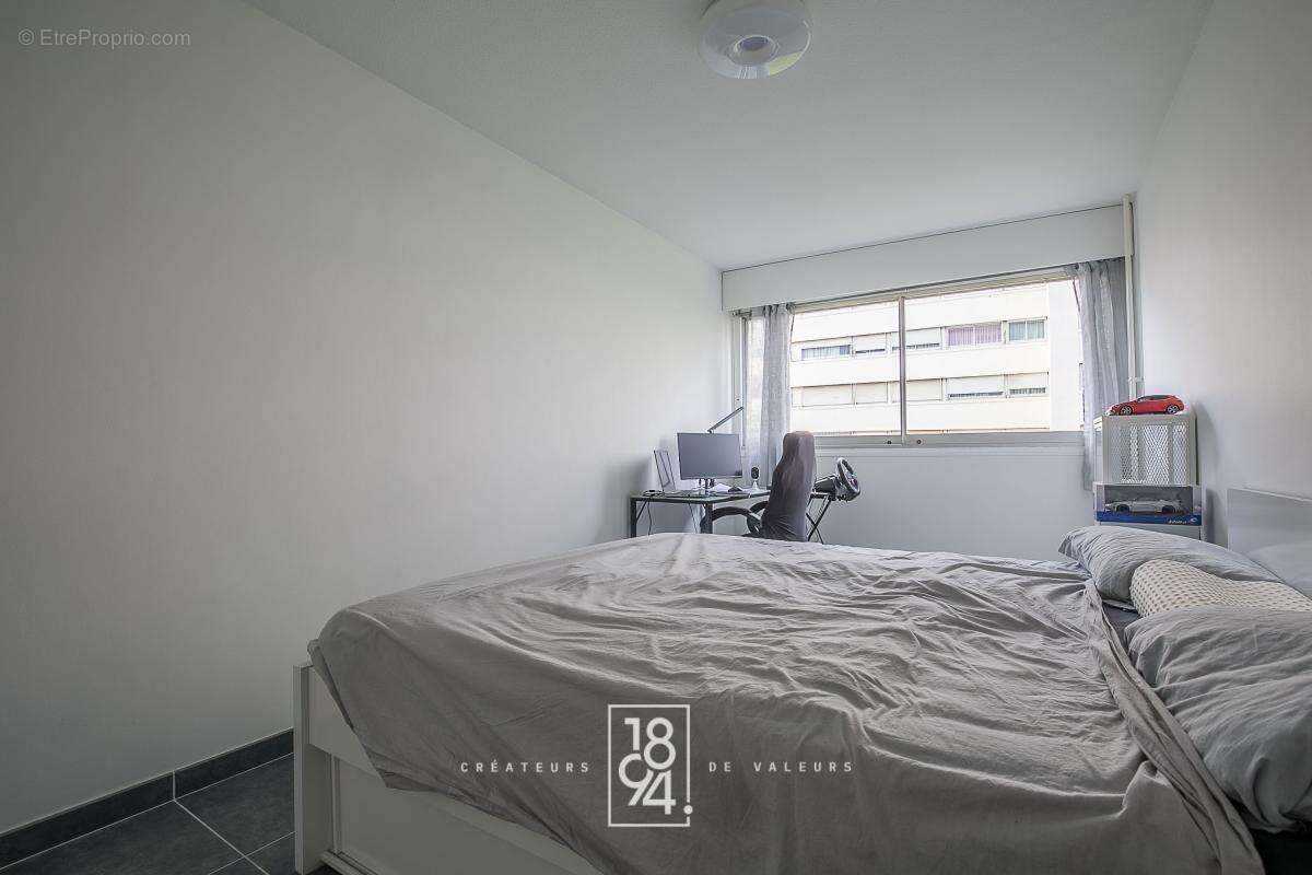 Appartement à MARSEILLE-4E