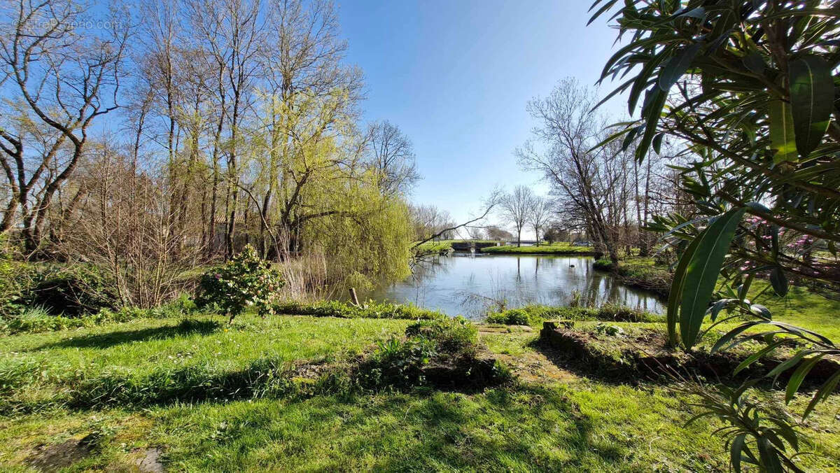 Maison à SAINT-FORT-SUR-GIRONDE