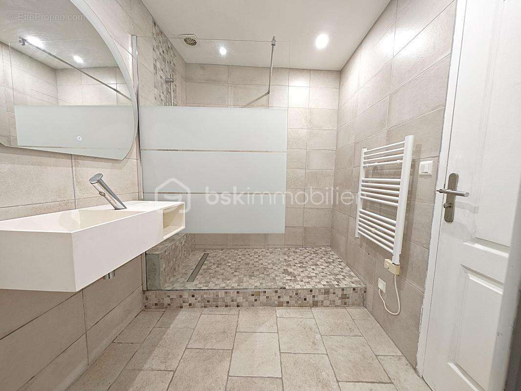 Situation exceptionnelle, tout à pied, Maison 6 pièces 104 m² surface au sol. terrain de 156 m² - photo 7