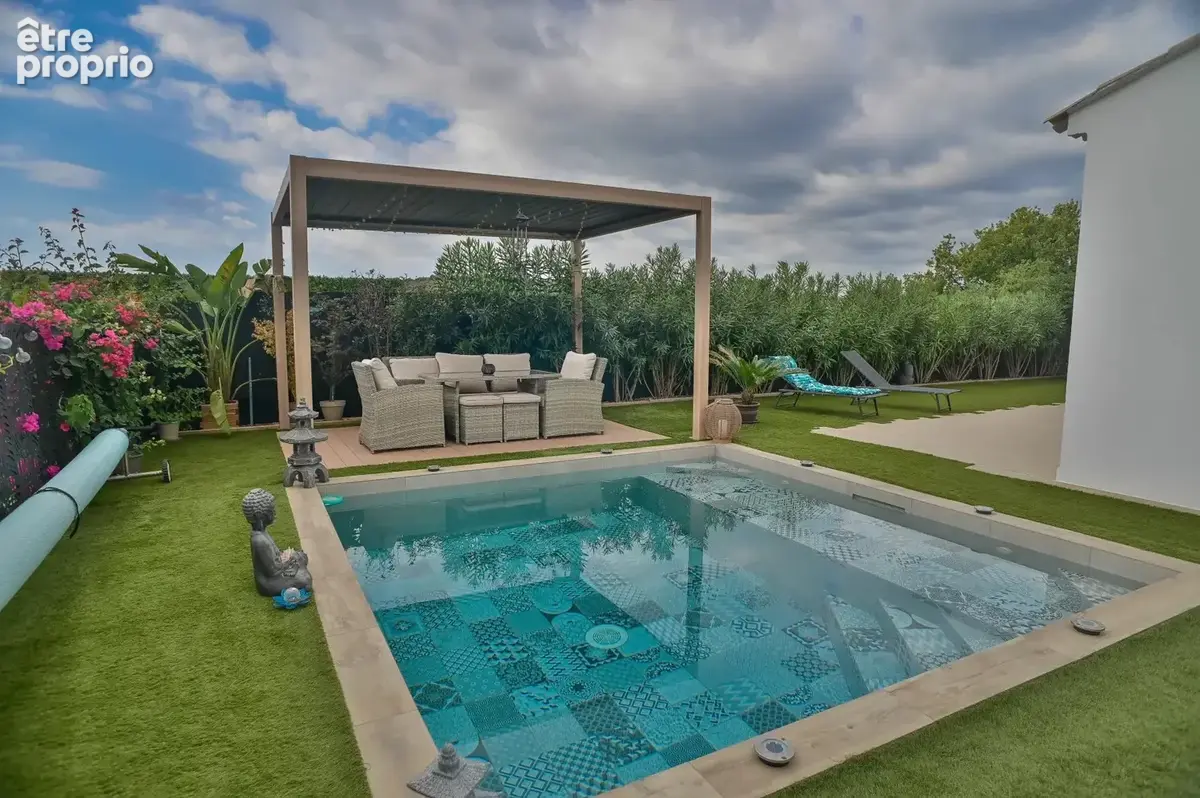 VILLENEUVE-LOUBET - Villa récente 4 Chambres – 120 M² – Piscine – Proche village - photo 5