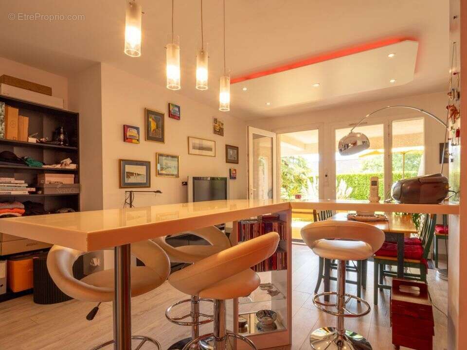 Maison à VETRAZ-MONTHOUX