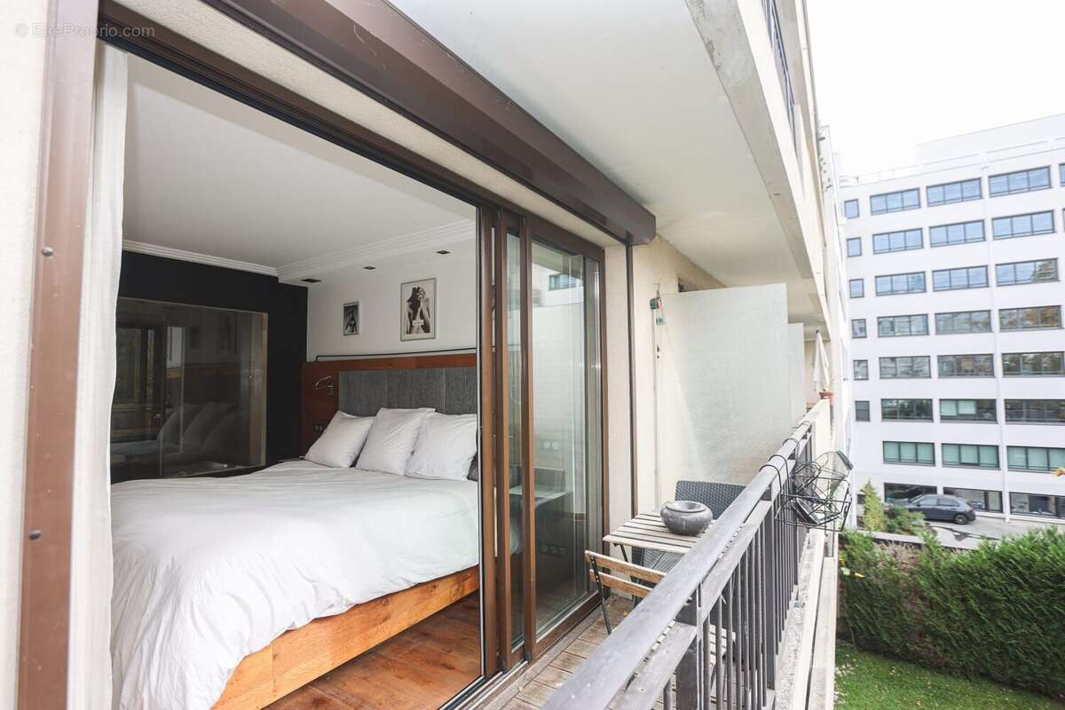 Appartement à NEUILLY-SUR-SEINE