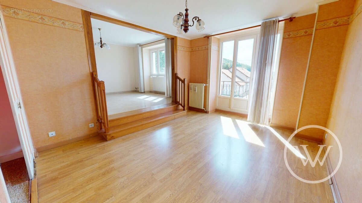 Appartement à RUREY