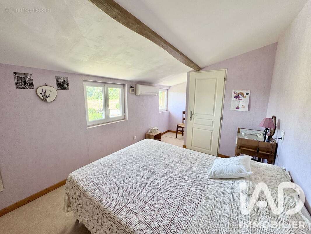 Maison 90 m² à Virigneux  - photo 6