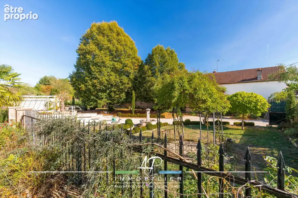 Belle propriété avec dépendances sur plus d’un hectare - photo 16