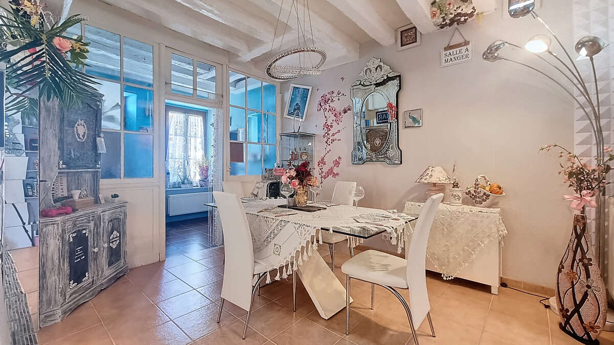 Maison à EGREVILLE