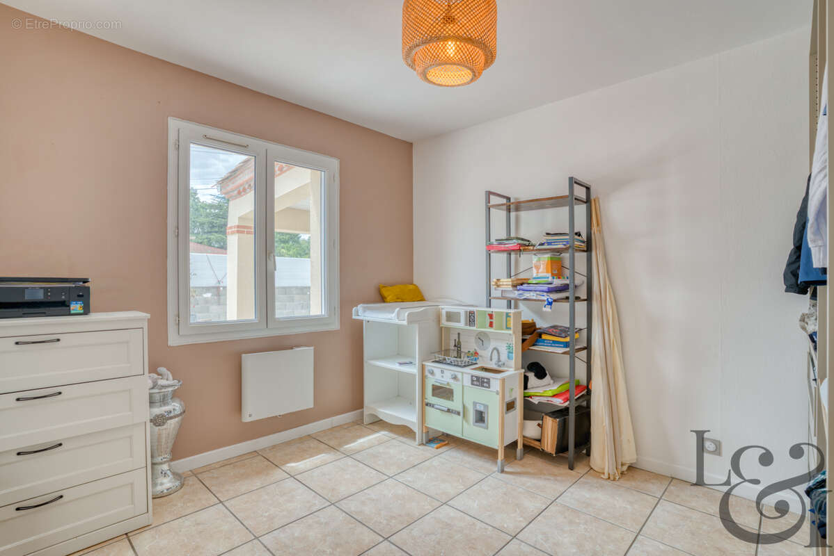 Maison de plain-pied à Sainte-Livrade-sur-Lot (Lot-et-Garonne, 47 ) - photo 8