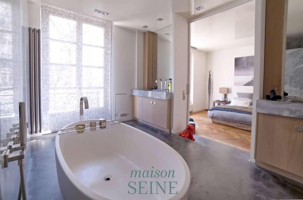 Appartement à PARIS-17E