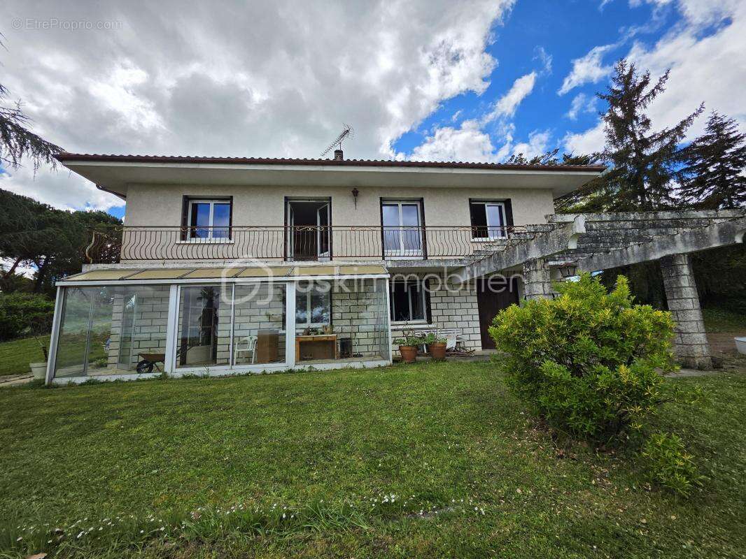 Maison à MONTAGNAC-SUR-AUVIGNON