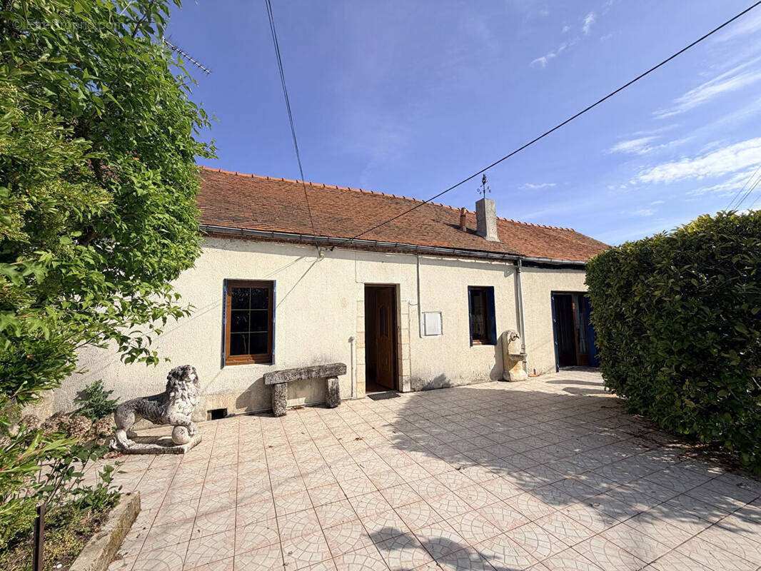Maison à LIGNEROLLES