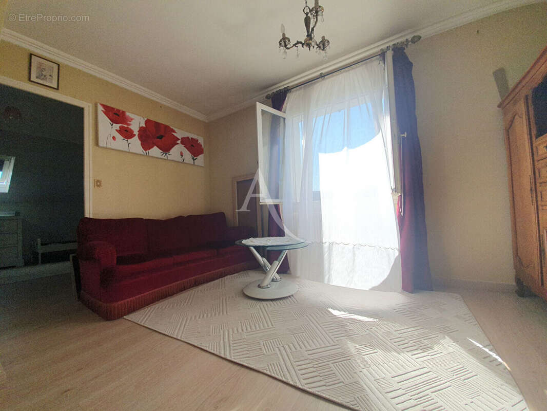 Maison à LES MUREAUX