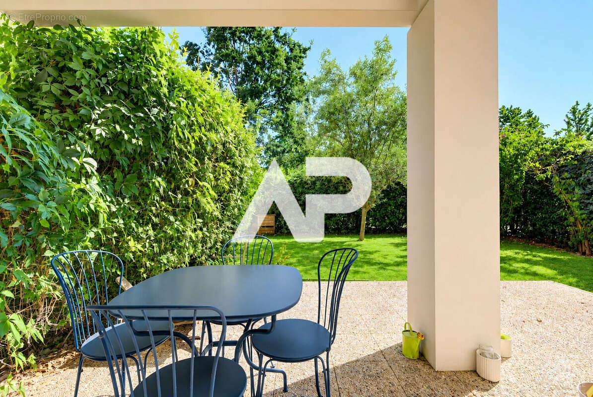 Appartement Rueil Malmaison 2 pièce(s) 50.73 m2 - photo 2
