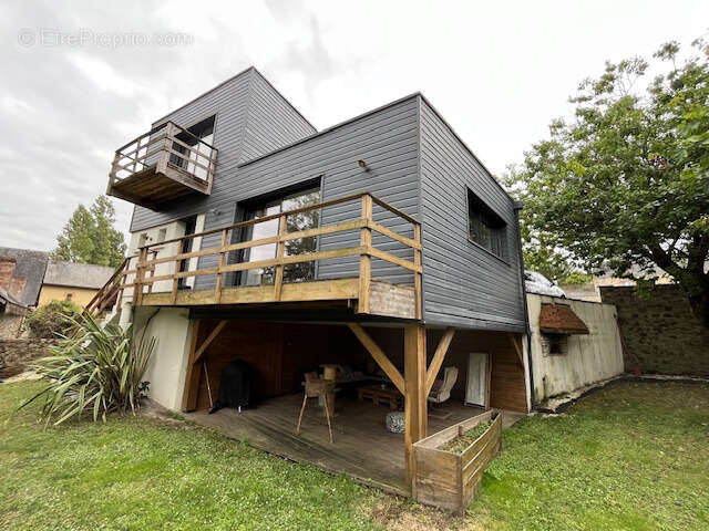 Maison à LE BOURG-D'IRE