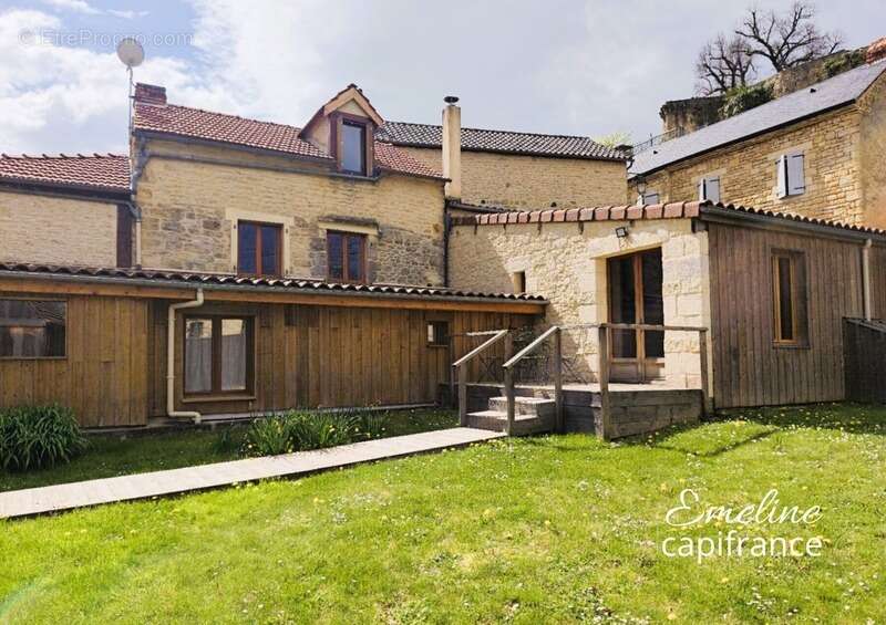 Maison à SALIGNAC-EYVIGUES