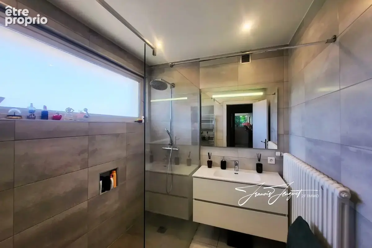 AMANCY   Villa 140 m2 avec piscine, atelier 70 m2, garage double et vue montagnes - photo 17