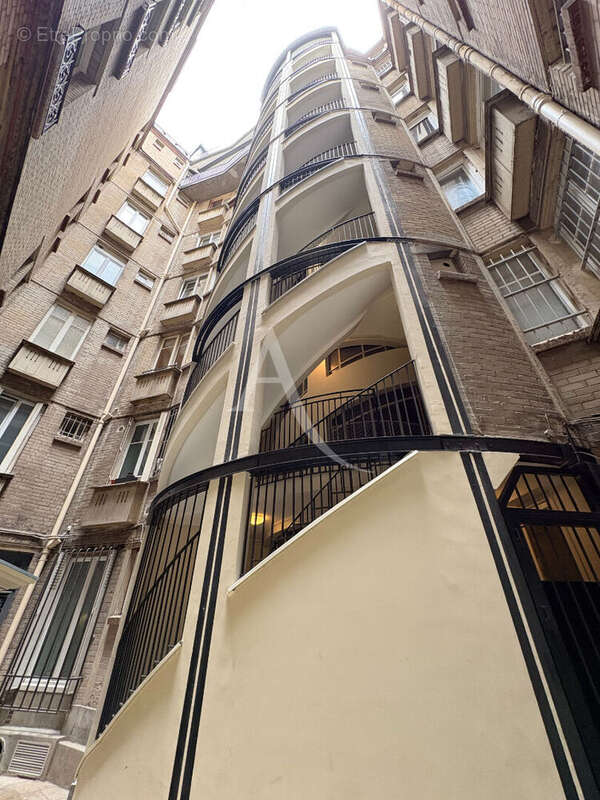 Appartement à PARIS-7E
