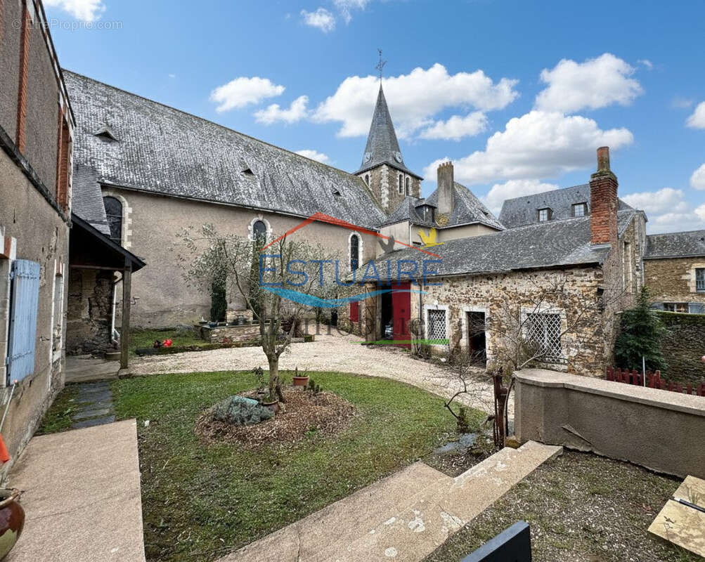 Maison 306 m² à Champ-Sur-Layon  - photo 2