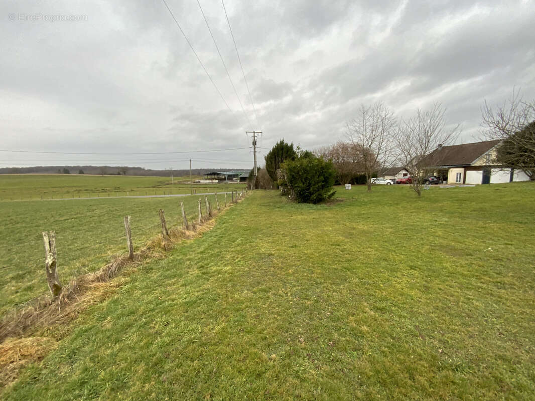 Terrain à LANTENOT