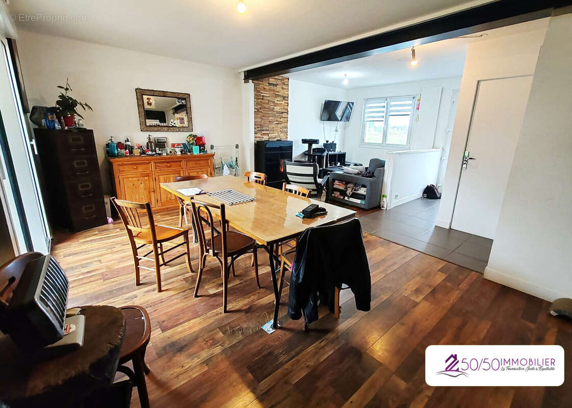 Maison à SAINT-MARTIN-DES-CHAMPS