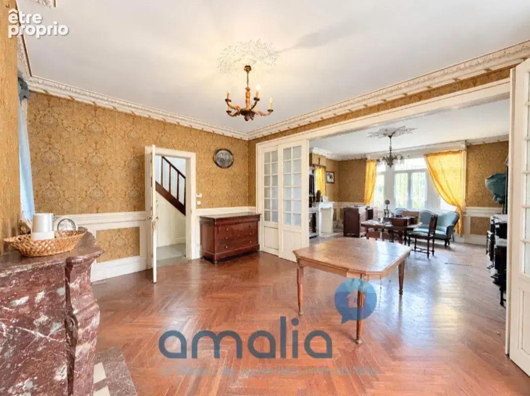 Maison de maître – 7 pièces, 4 chambres, grand jardin et beau potentiel - photo 2