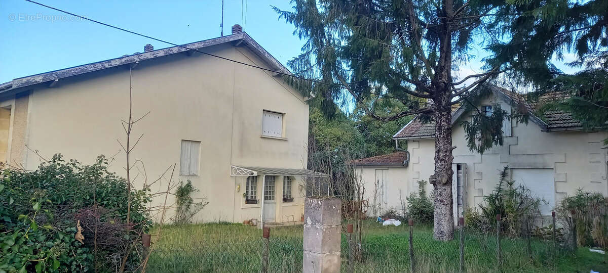 Maison à SAINT-GIRONS-D'AIGUEVIVES