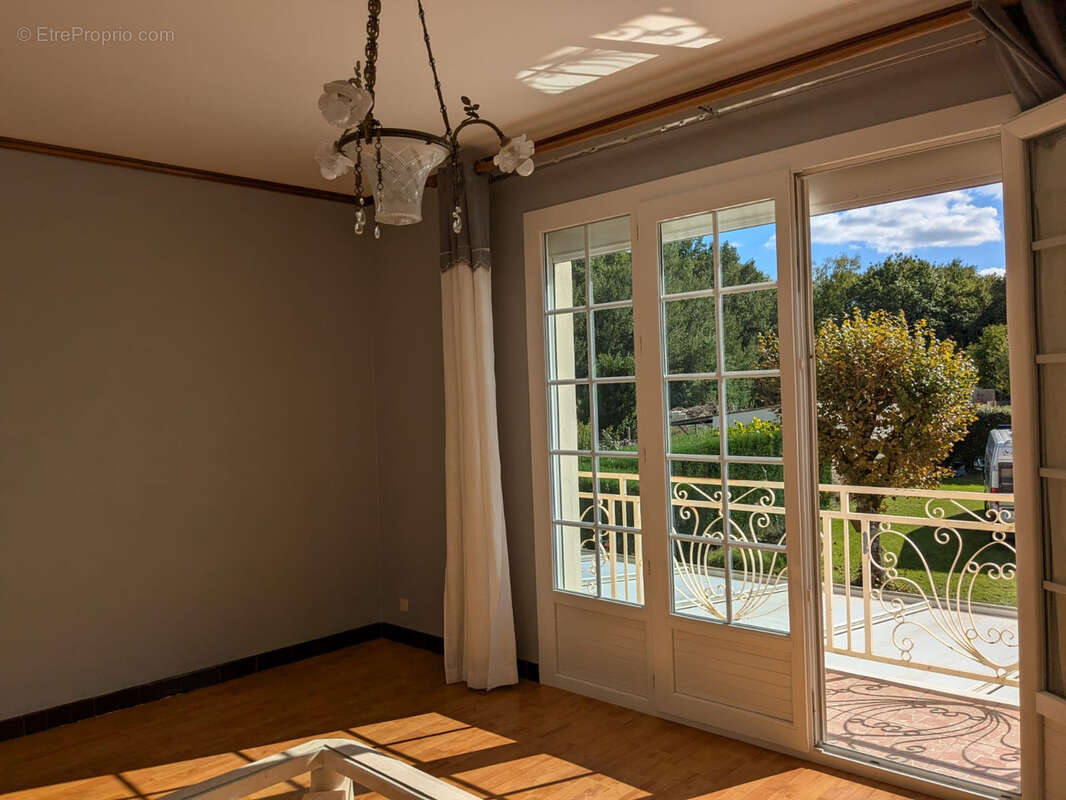 Maison à FONTCOUVERTE