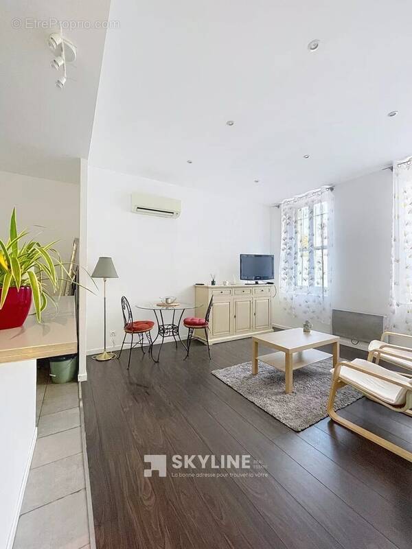 Appartement à MARSEILLE-3E