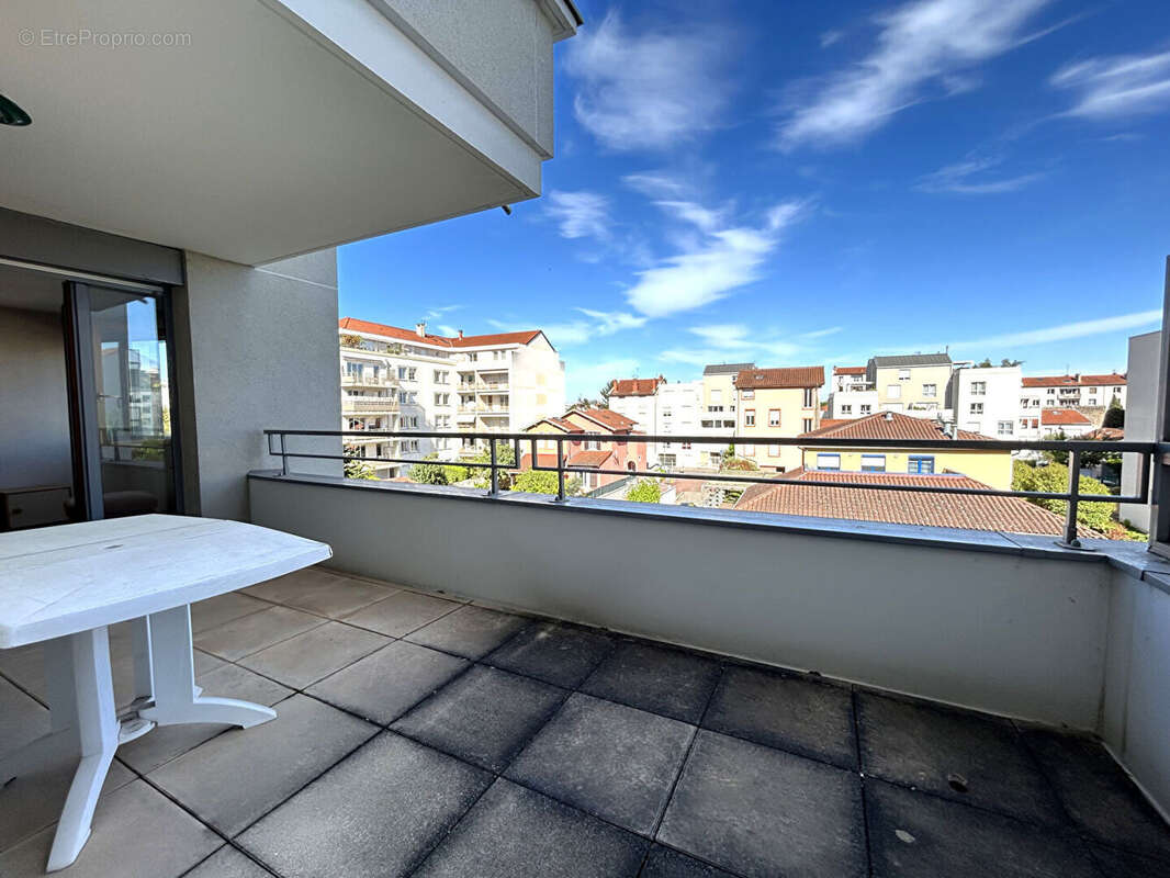 Appartement Villeurbanne 3 pièce(s) 70.14 m2 - photo 3
