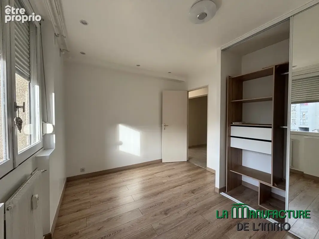 Saint etienne rue palluat de besset - appartement t4 renové avec 3 chambres cave et garage - photo 13